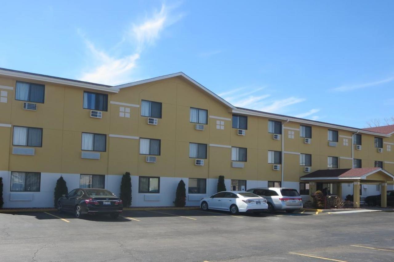 Super 8 by Wyndham Mundelein/Libertyville Area Exterior foto