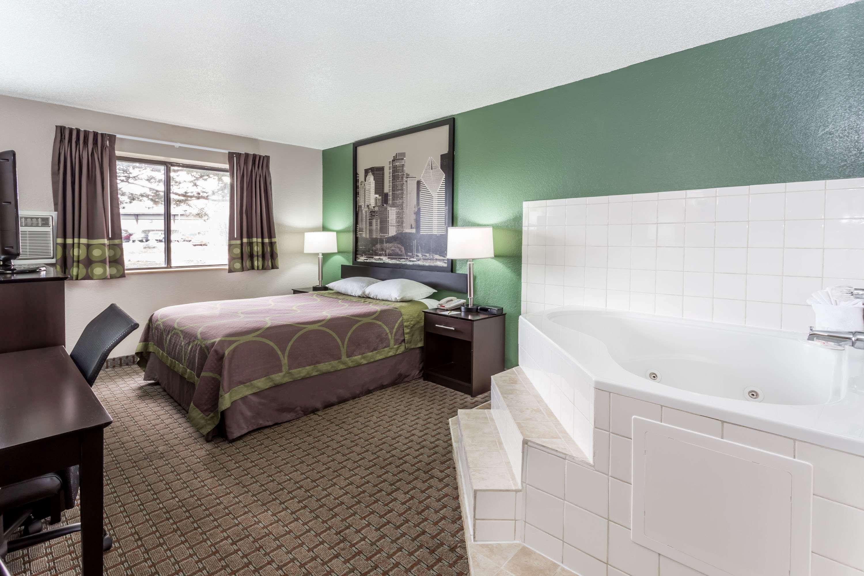Super 8 by Wyndham Mundelein/Libertyville Area Exterior foto