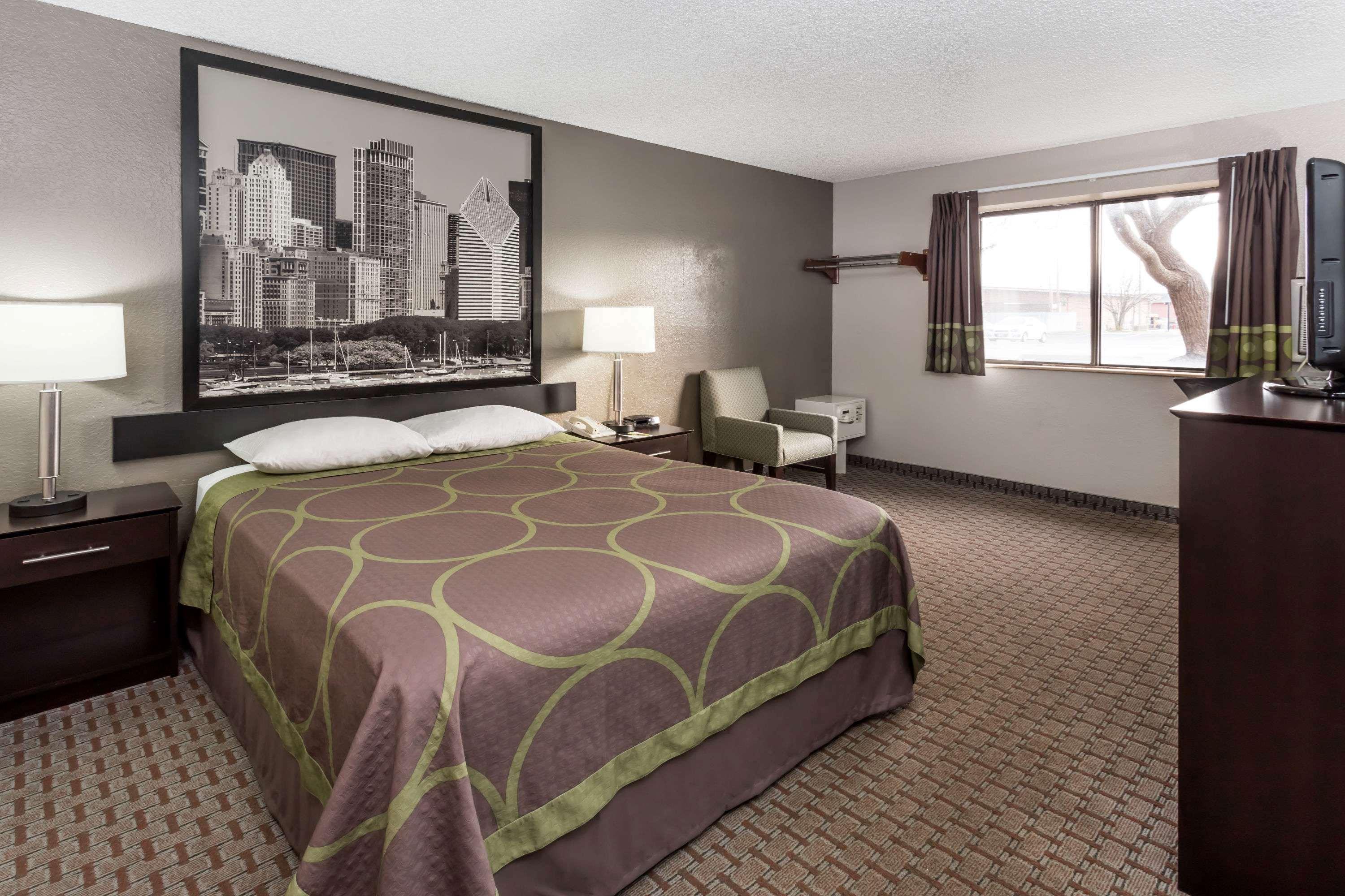 Super 8 by Wyndham Mundelein/Libertyville Area Exterior foto