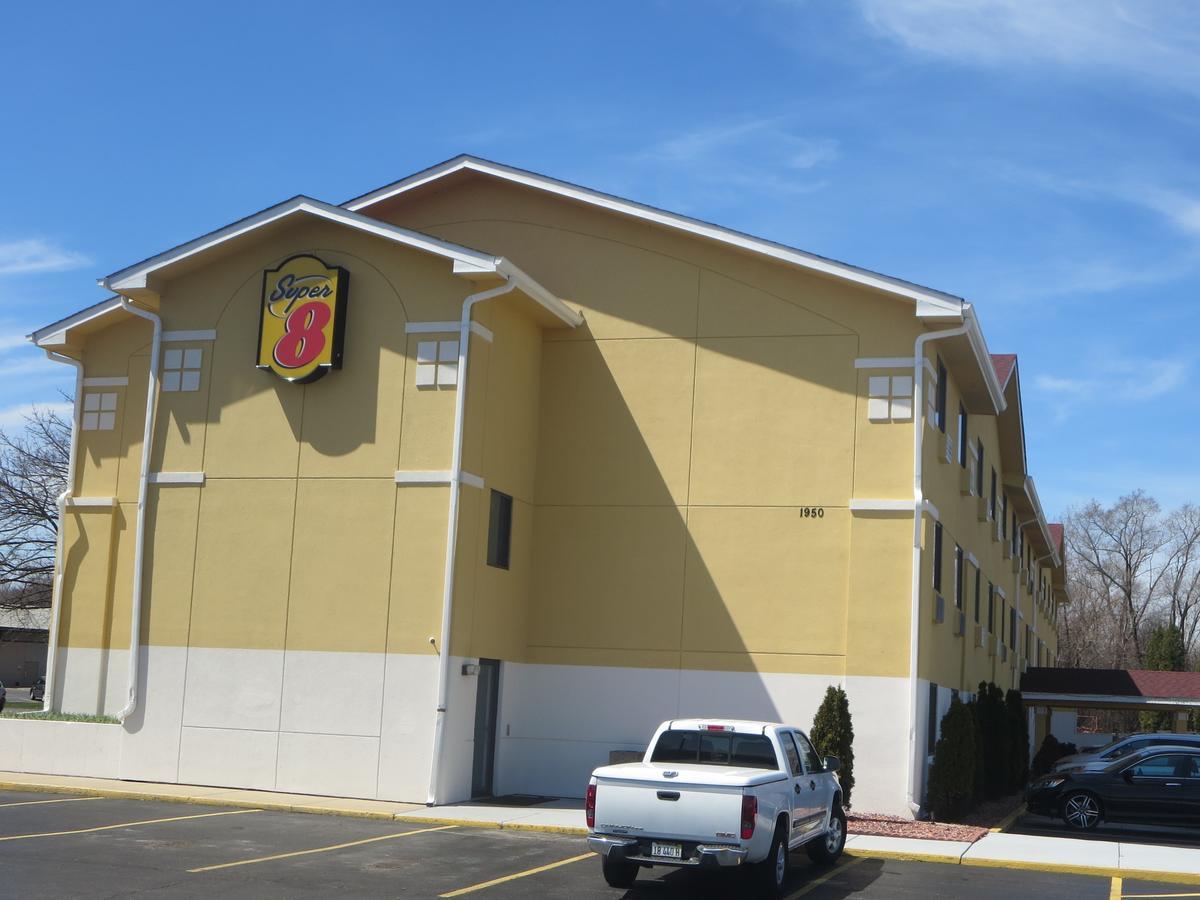 Super 8 by Wyndham Mundelein/Libertyville Area Exterior foto